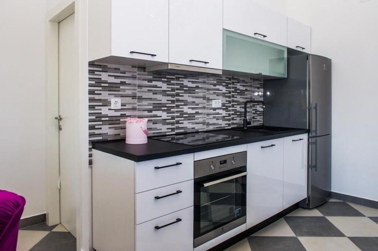 Apartments Zdeslav Рогозница Екстериор снимка