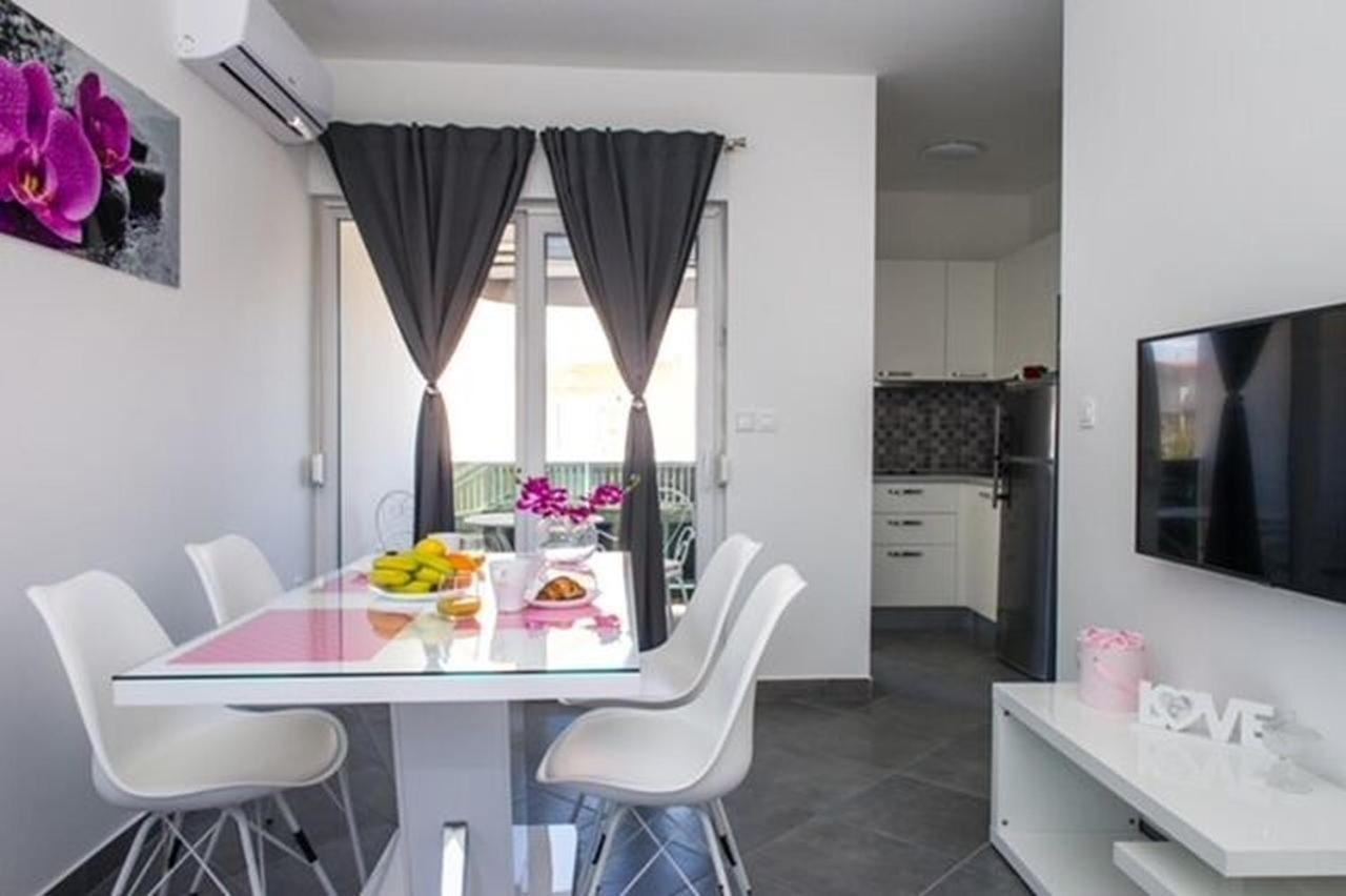 Apartments Zdeslav Рогозница Екстериор снимка
