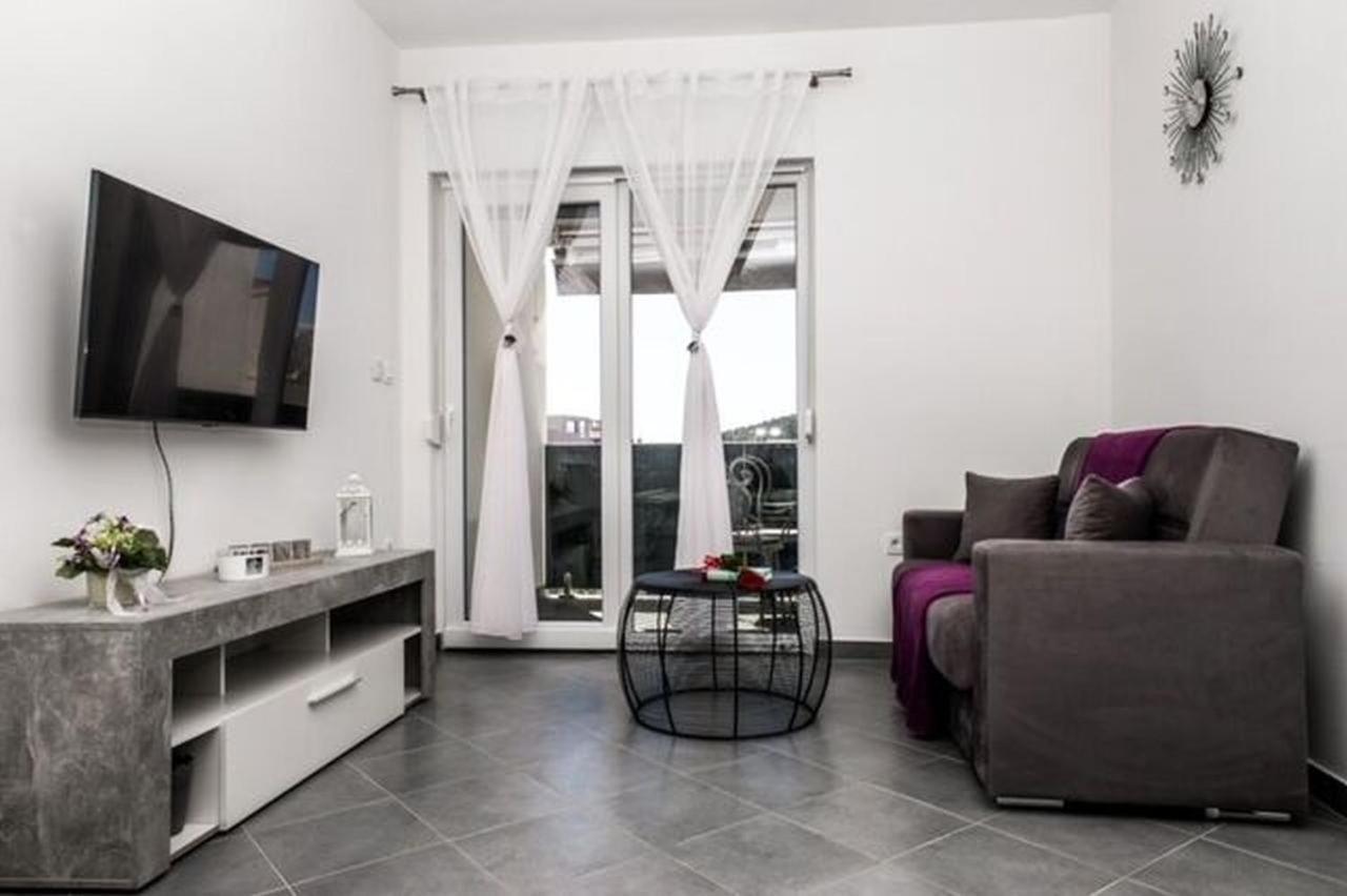 Apartments Zdeslav Рогозница Екстериор снимка