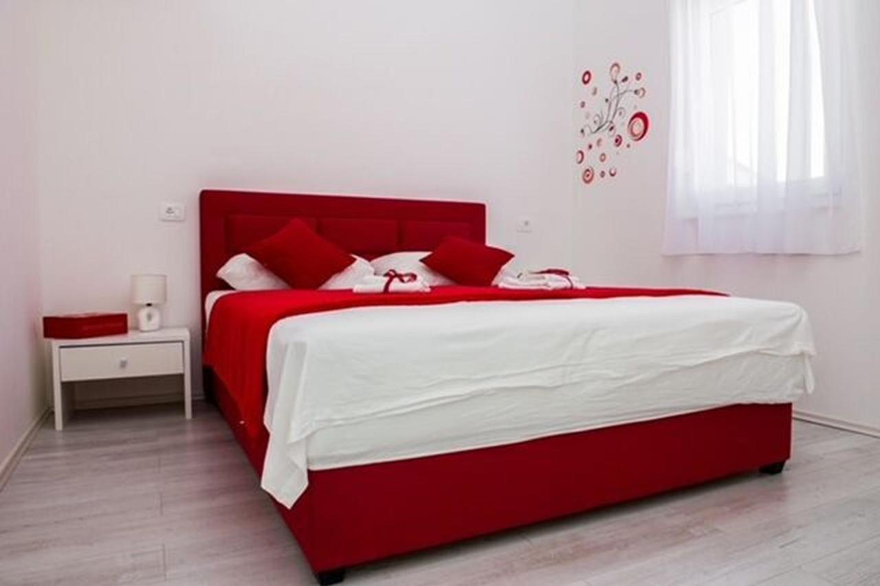 Apartments Zdeslav Рогозница Екстериор снимка